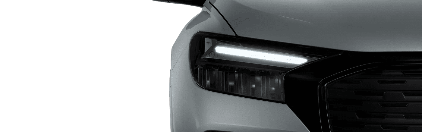 Detailansicht der Frontscheinwerfer eines Audi Q4 Sportback