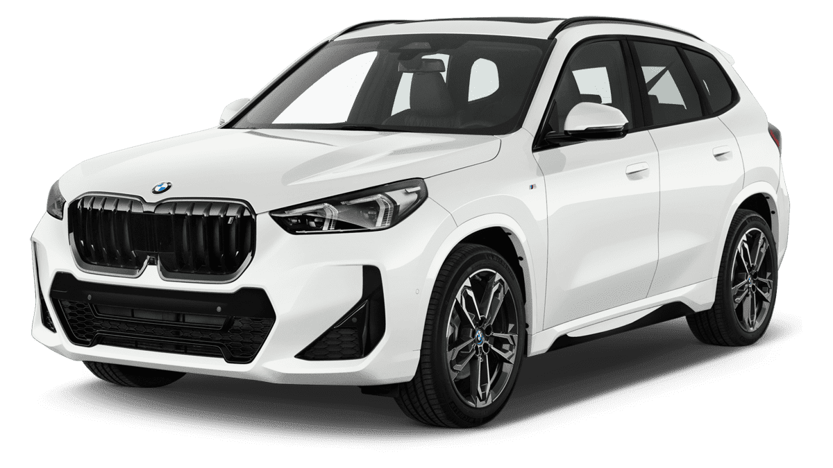 Schräge Frontansicht auf einen BMW iX1, freigestellt