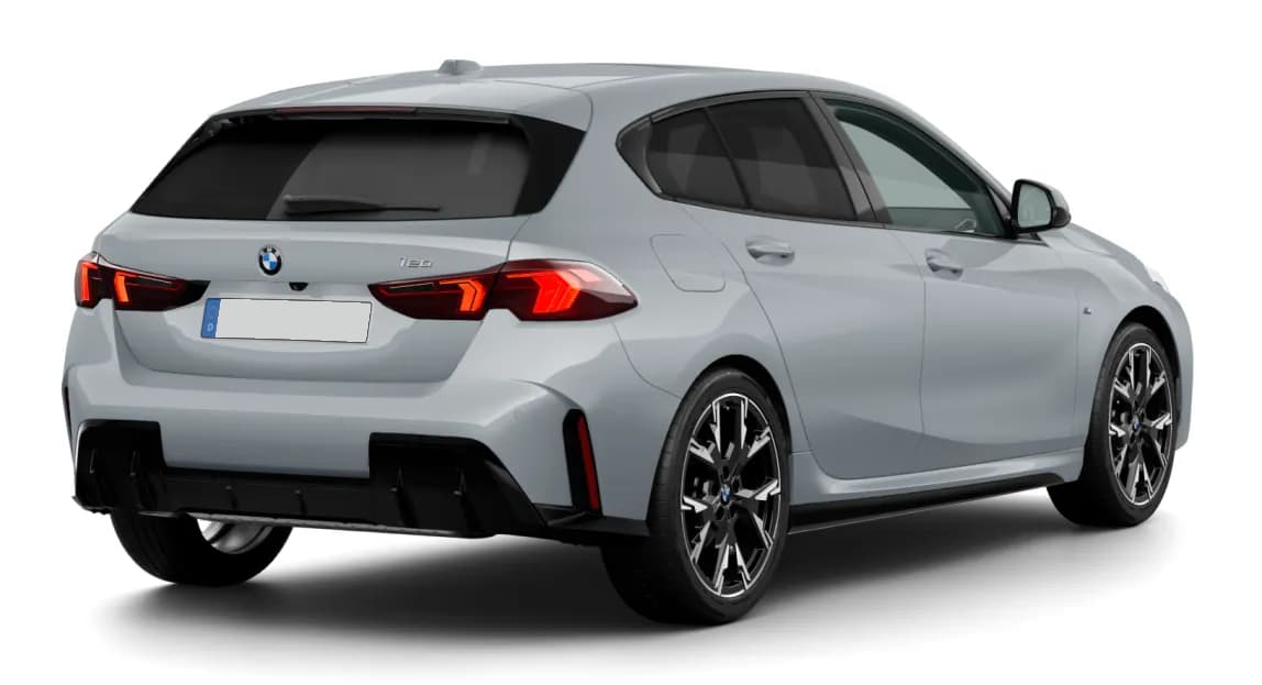 Schräge Heckansicht auf einen BMW 1er-Reihe, freigestellt