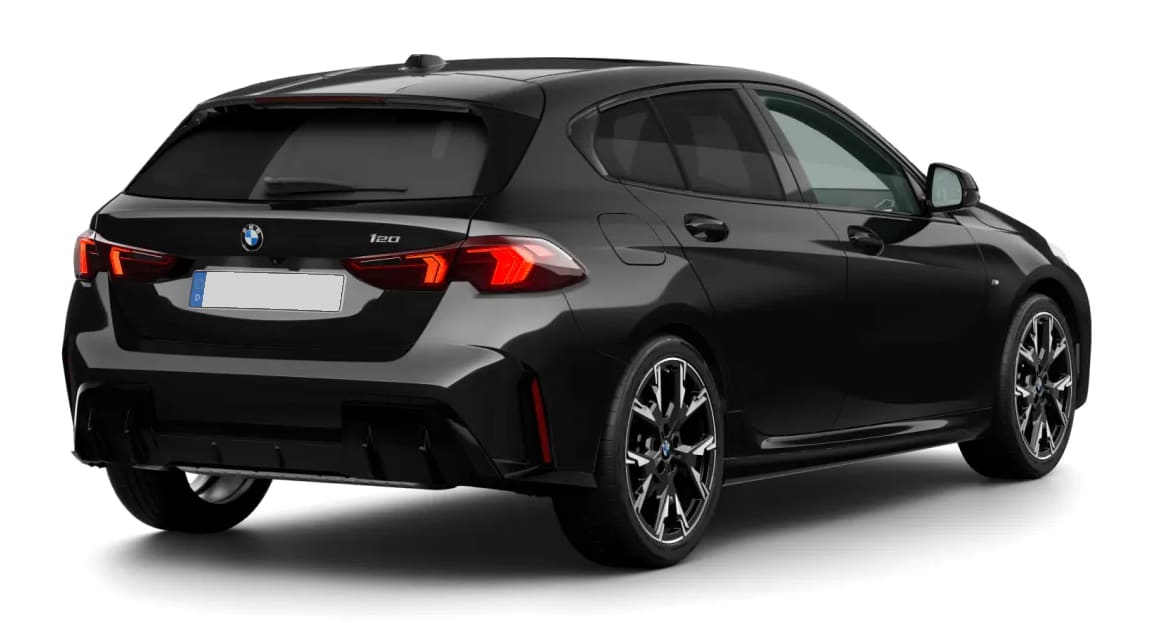 Schräge Heckansicht auf einen BMW 1er-Reihe, freigestellt