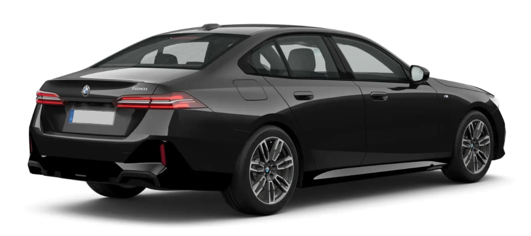 Schräge Heckansicht auf einen BMW 5er-Reihe, freigestellt