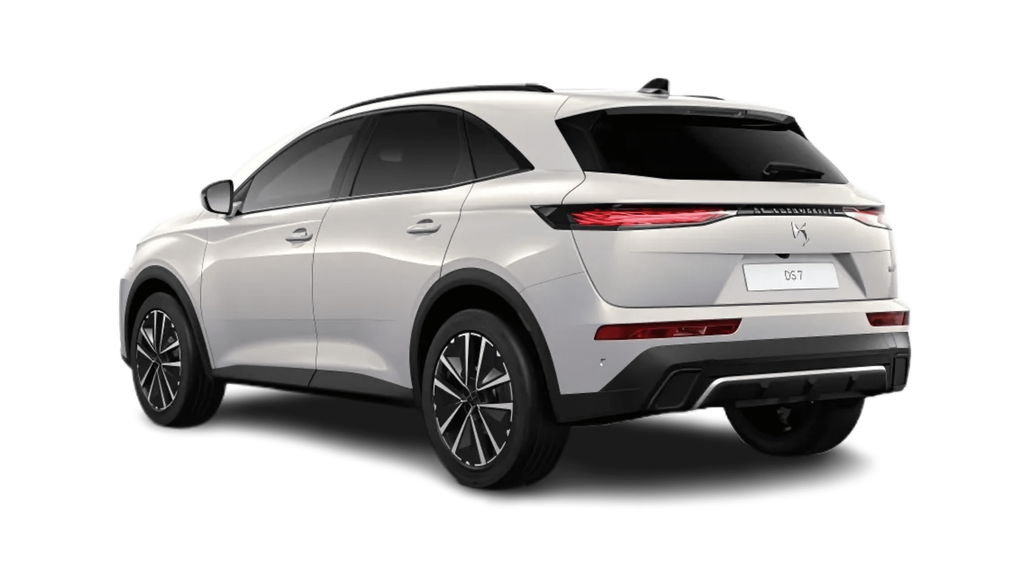 Schräge Heckansicht auf einen DS Automobiles DS 7, freigestellt