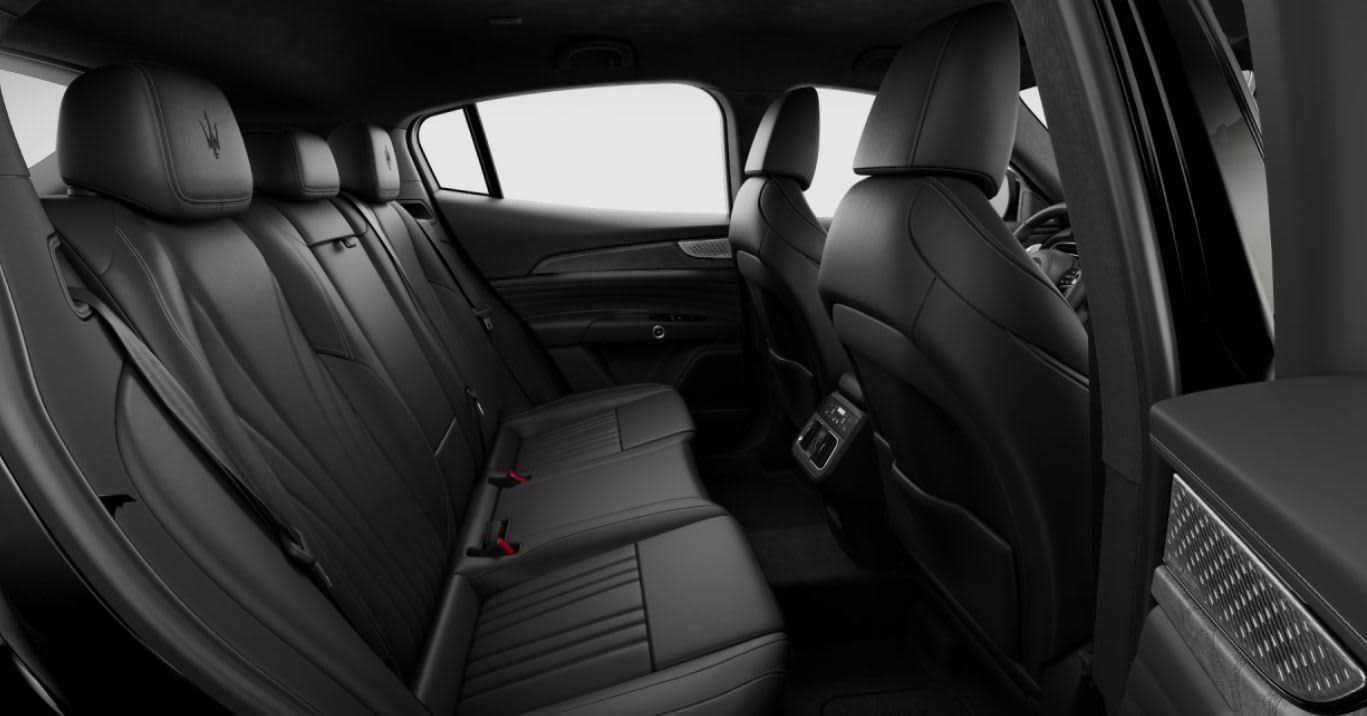 Ansicht der Rücksitze eines Maserati Grecale