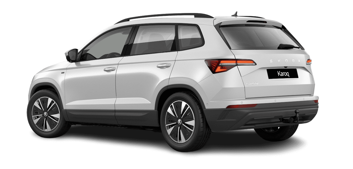 Schräge Heckansicht auf einen Skoda Karoq, freigestellt