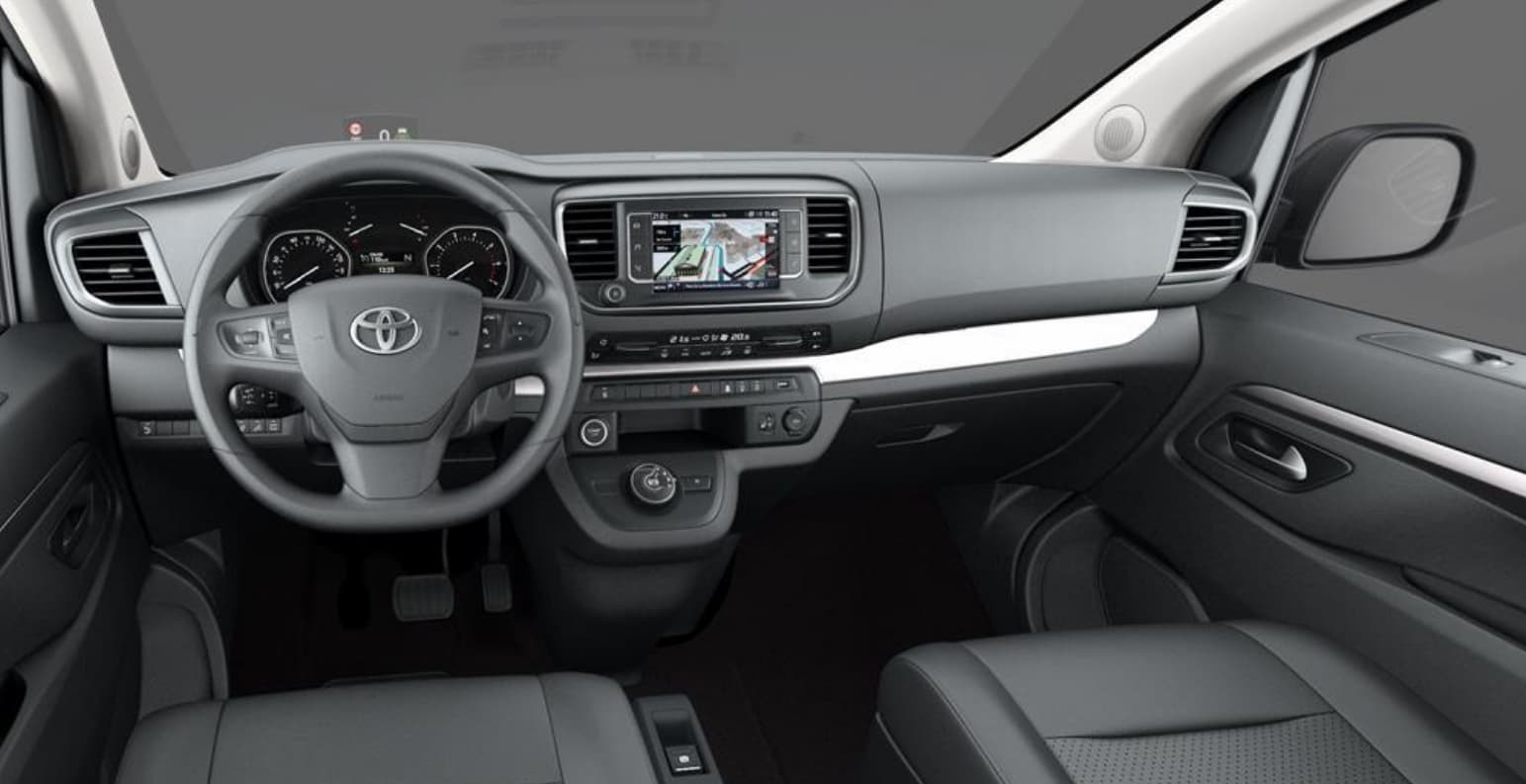 Ansicht des Armaturenbretts eines Toyota Proace Verso