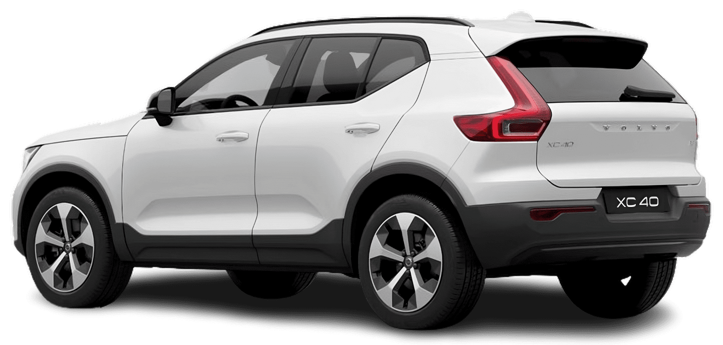 Schräge Heckansicht auf einen Volvo XC40, freigestellt