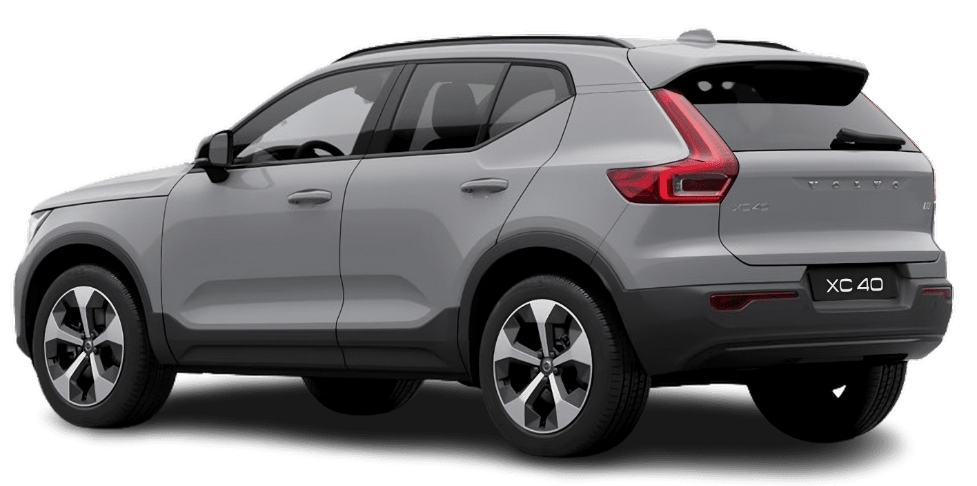 Schräge Heckansicht auf einen Volvo XC40, freigestellt
