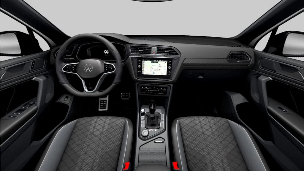 Detailansicht des Lenkrads eines Volkswagen Tiguan Allspace
