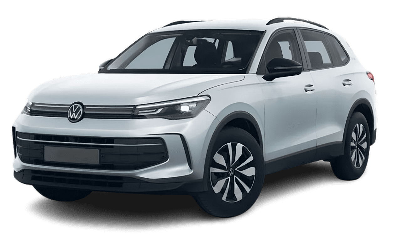 Schräge Frontansicht auf einen Volkswagen Tiguan, freigestellt