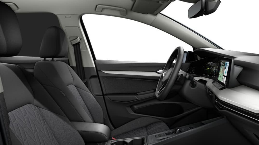 Ansicht der Frontsitze eines Volkswagen Golf