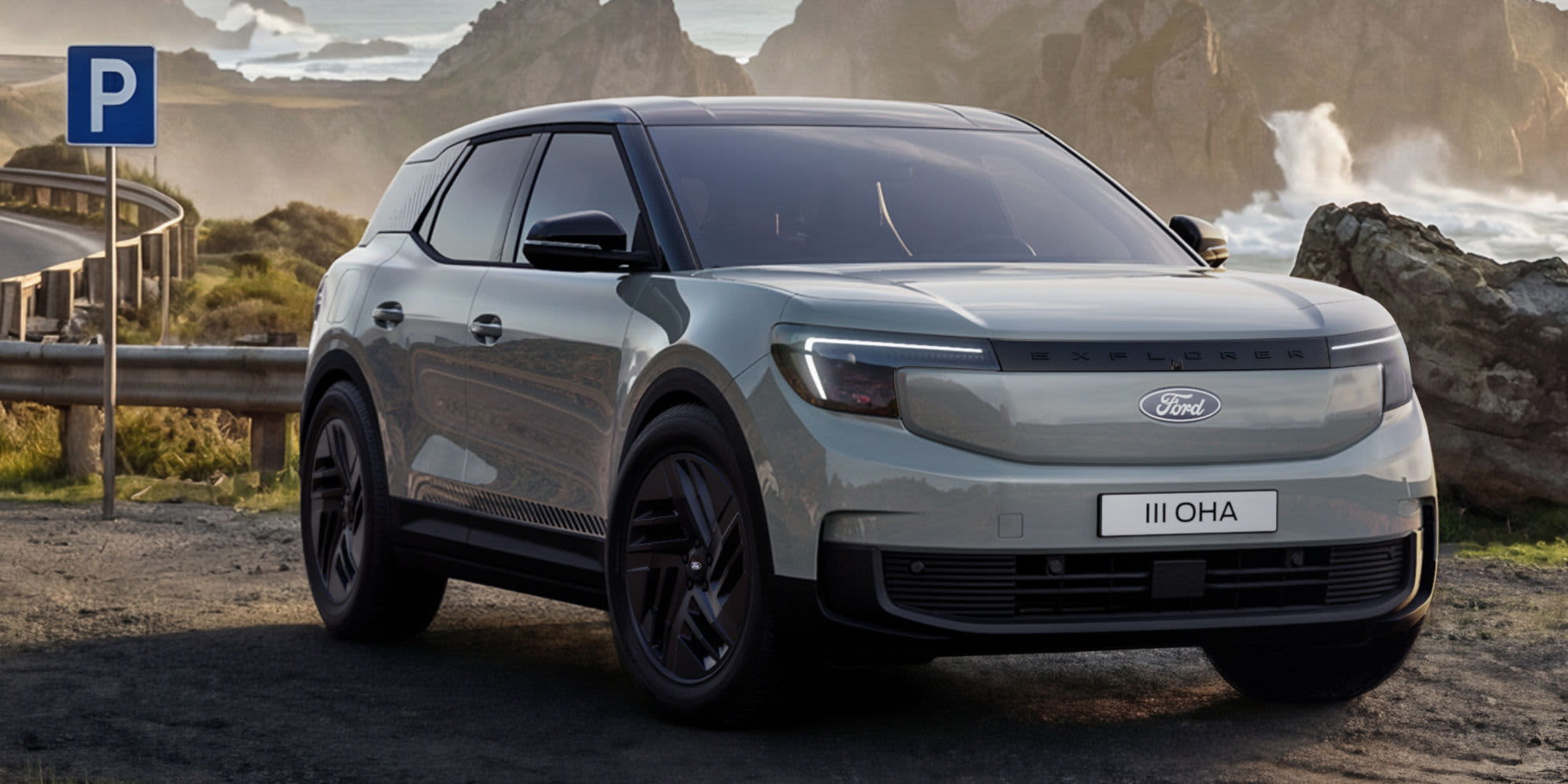 Ford Explorer: Wagen in Grau steht vor einer Meeresbucht