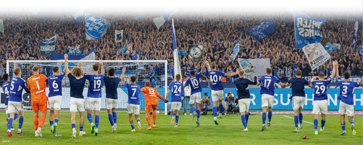 Schalke_Jubel_Mannschaft_Fans_Nordkurve