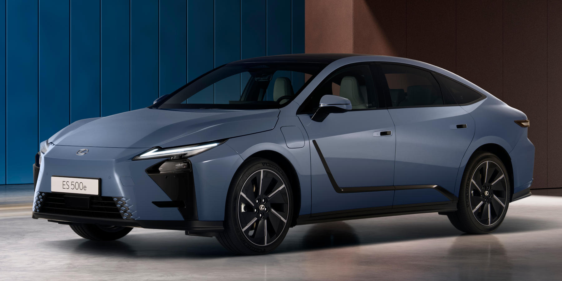 News | Lexus ES: Fließende Formen, elektrische Optionen