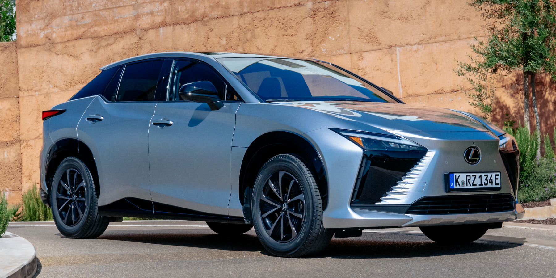 News | Lexus RZ: Mehr Reichweite, weniger Mechanik