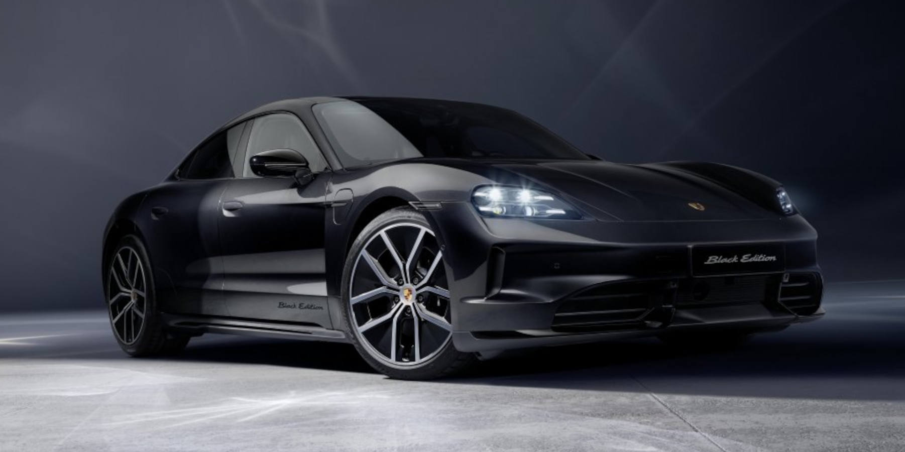 News | Sonderserie in Schwarz: Porsche legt Taycan und Cayenne als "Black Edition“ auf