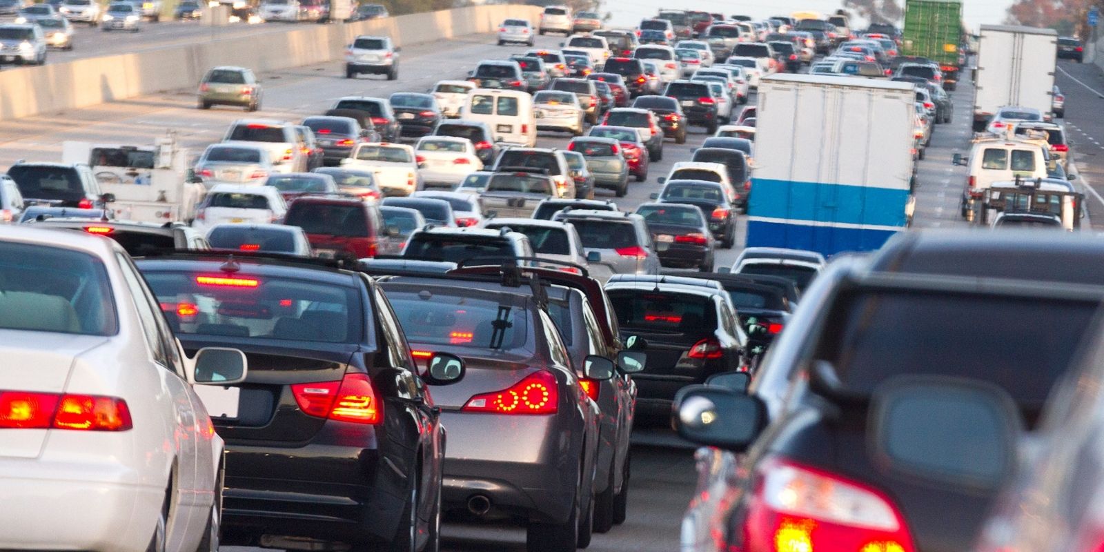 News | ADAC zieht Staubilanz: Längere Wartezeiten trotz weniger Staus 2025