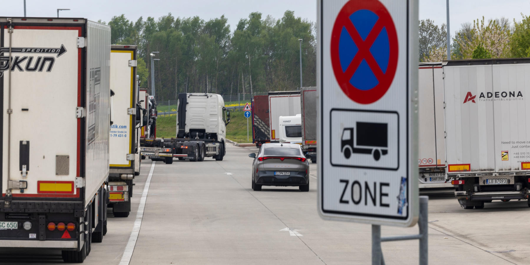 News | Engpass auf Rastanlagen: ADAC sieht wachsendes Risiko durch parkende Lkw