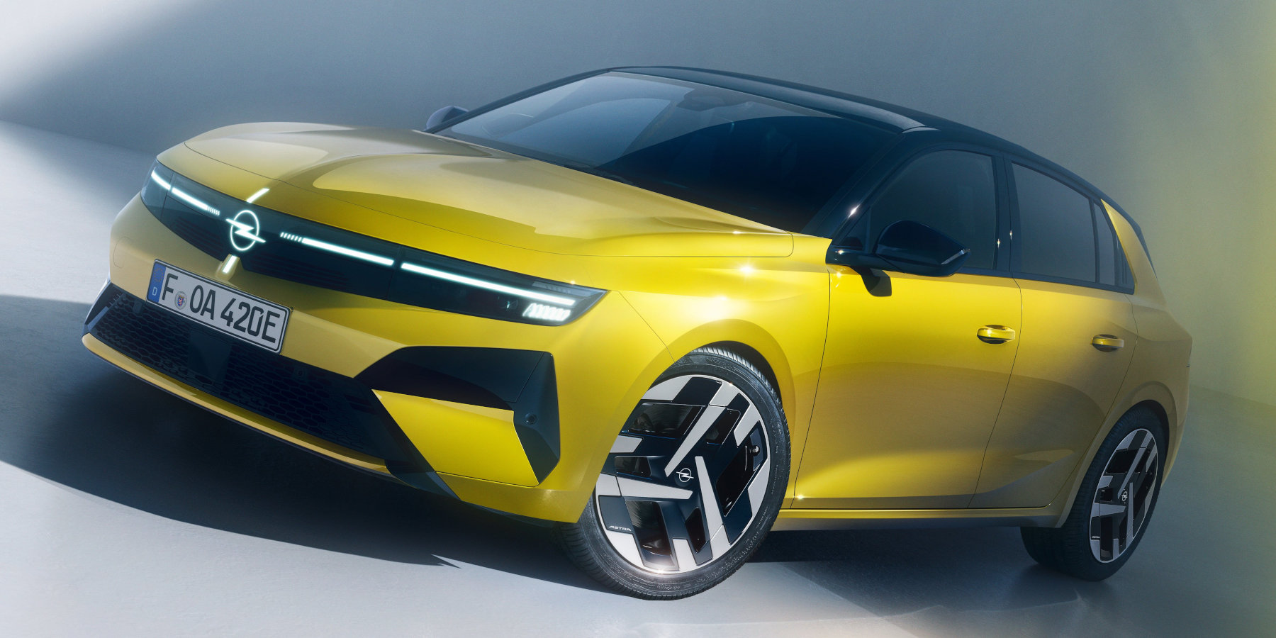 News | Neuer GLB enthüllt: Mercedes macht das Kompakt-SUV komplett elektrisch