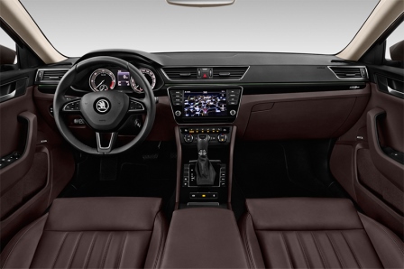 skoda-superb-combi-2016-innen-cockpit