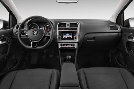 vw-polo-bluemotion-2014-innen-cockpit